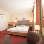 Locals Stadthotel Szálloda