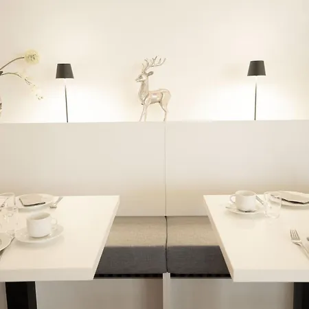 Locals Stadthotel Hotel