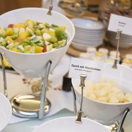 Locals Stadthotel 3*