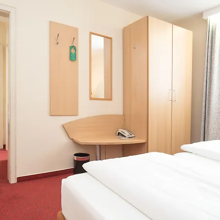 Locals Stadthotel ホテル 3*