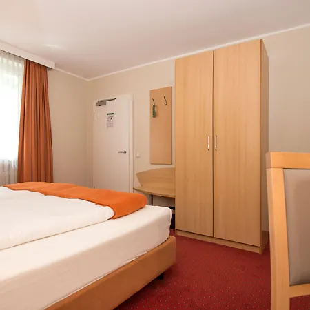 Locals Stadthotel Hotel