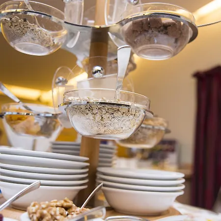 Locals Stadthotel 酒店