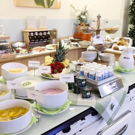 Locals Stadthotel 3*