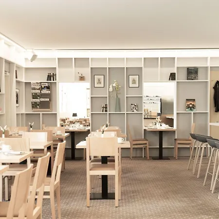 Locals Stadthotel ホテル 3*