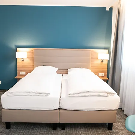 Locals Stadthotel 酒店 3*