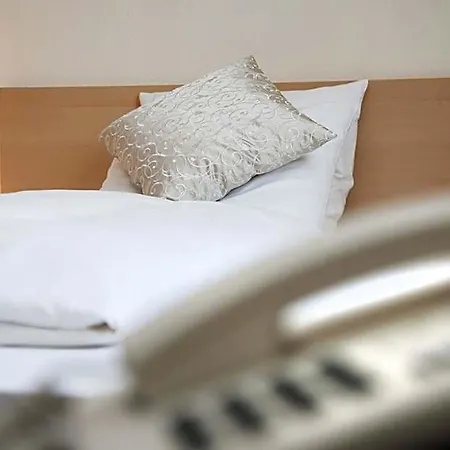 Locals Stadthotel 호텔