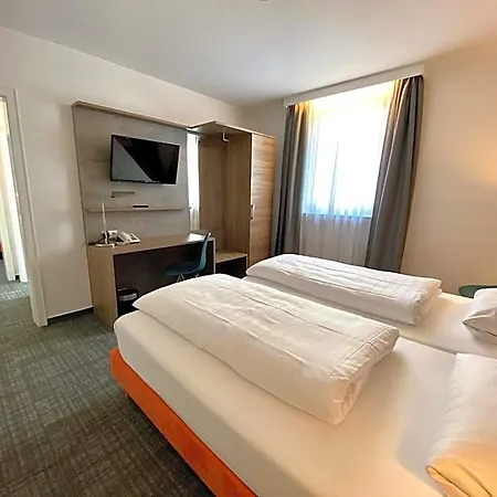 Locals Stadthotel Hotel