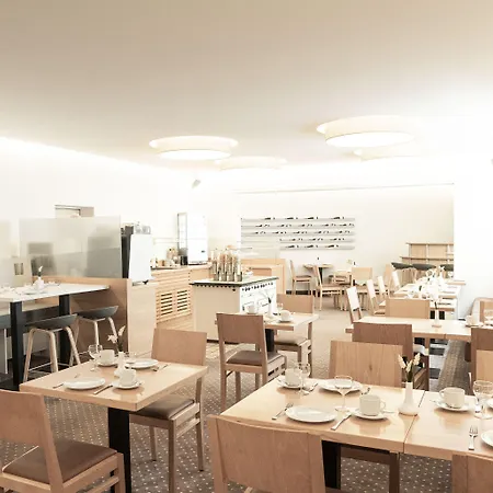 Locals Stadthotel 3* Билефельд