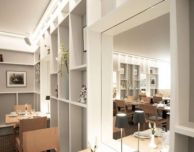 Locals Stadthotel Hotel 3*